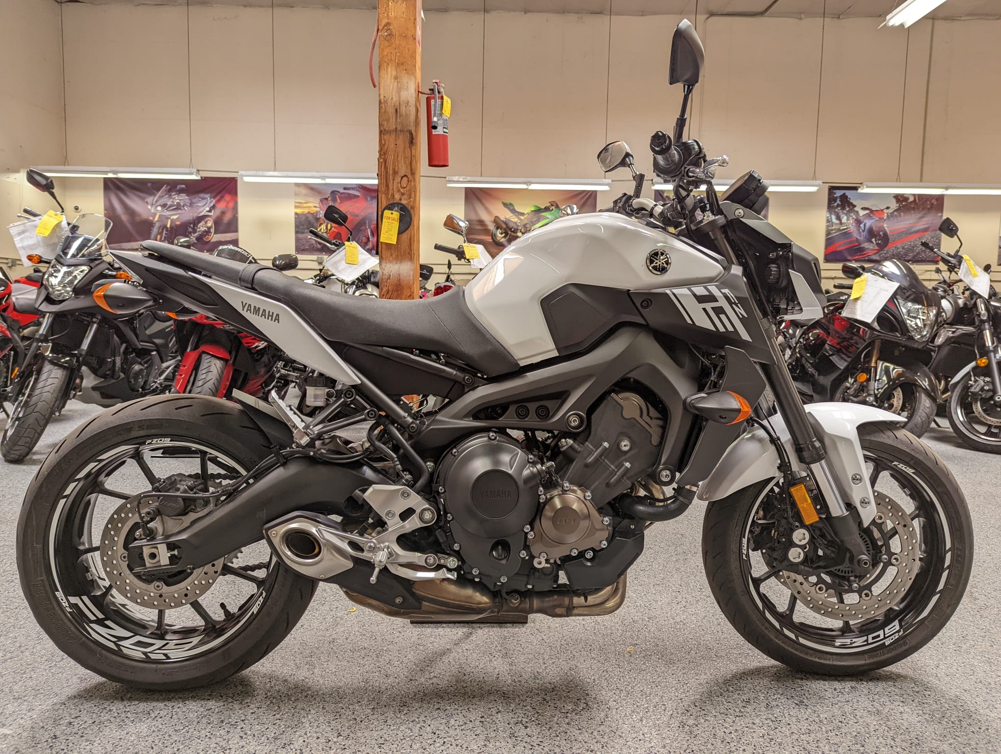 2017 Yamaha FZ09 FZ 09 ABS 13000 Miles AK Motors