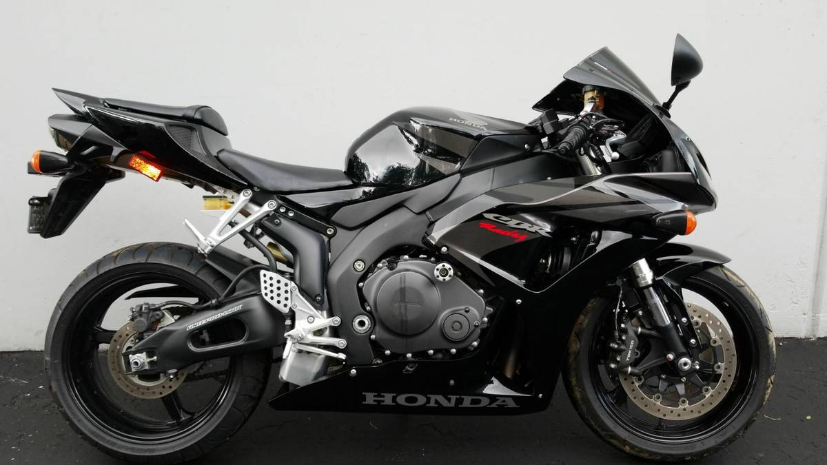 Honda cbr1000rr 2007 характеристики