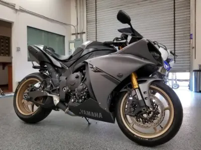 2014 Yamaha R1 Crossplane