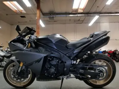 2014 Yamaha R1 Crossplane