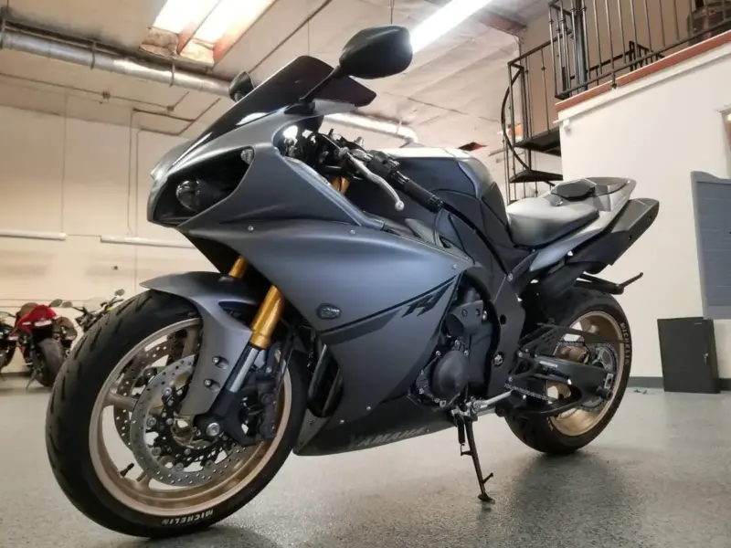2014 Yamaha R1 Crossplane