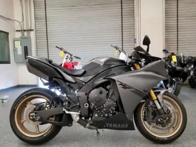 2014 Yamaha R1 Crossplane