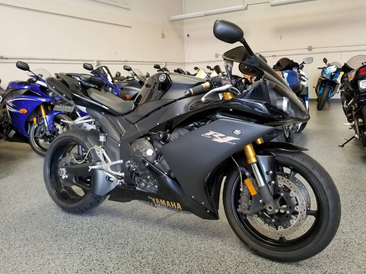 2008 Yamaha R1 Raven - AK MotorsAK Motors