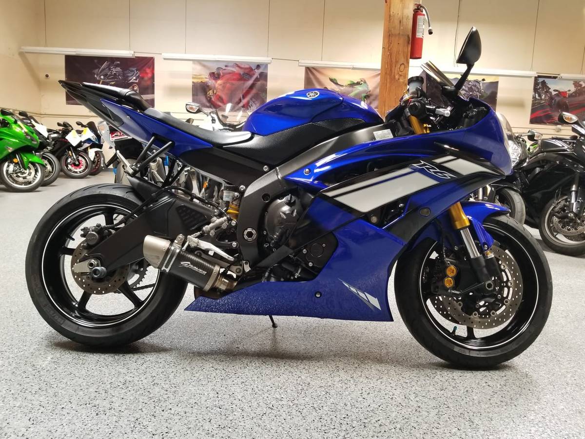 2012 Yamaha R6 - AK Motors