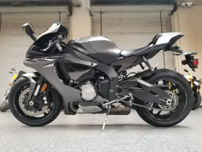 2016 Yamaha R1
