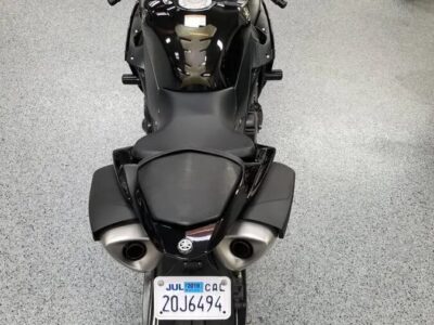 2010 Yamaha R1 Crossplane Raven