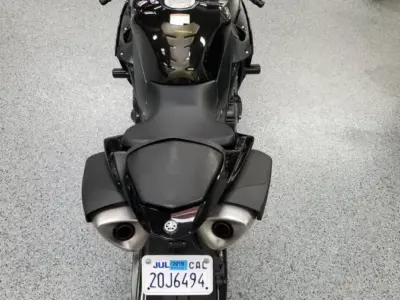 2010 Yamaha R1 Crossplane Raven