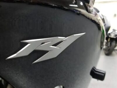 2010 Yamaha R1 Crossplane Raven