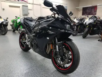 2010 Yamaha R1 Crossplane Raven