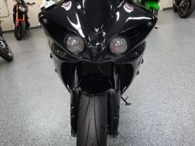 2010 Yamaha R1 Crossplane Raven
