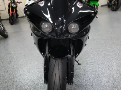 2010 Yamaha R1 Crossplane Raven