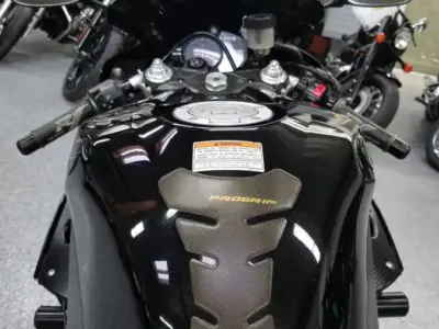 2010 Yamaha R1 Crossplane Raven