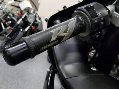 2010 Yamaha R1 Crossplane Raven