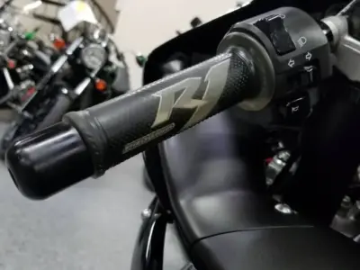 2010 Yamaha R1 Crossplane Raven