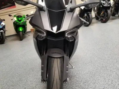 2016 Yamaha R1