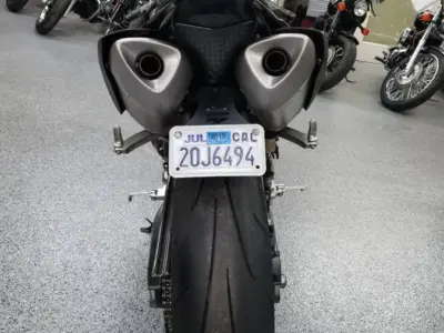 2010 Yamaha R1 Crossplane Raven