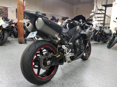 2010 Yamaha R1 Crossplane Raven