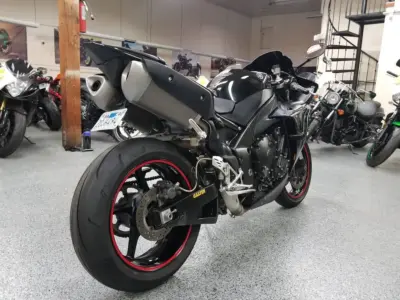 2010 Yamaha R1 Crossplane Raven