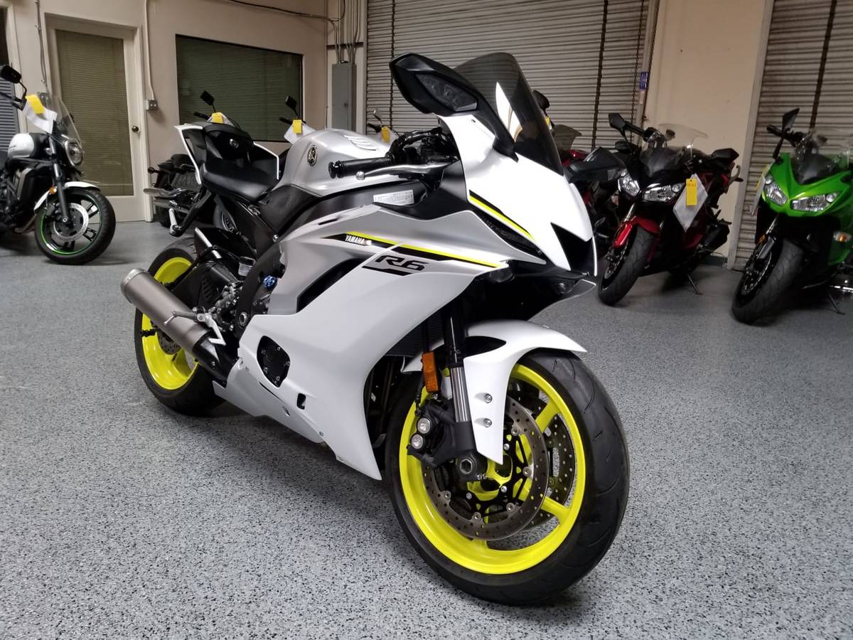 2017 Yamaha R6 ABS 1000 Miles AK Motors