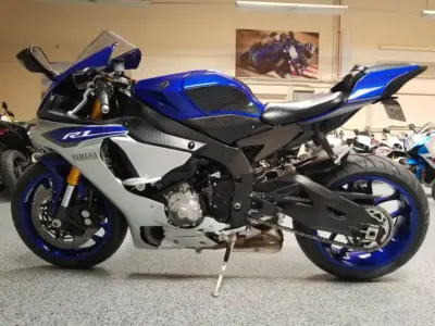 2015 Yamaha R1