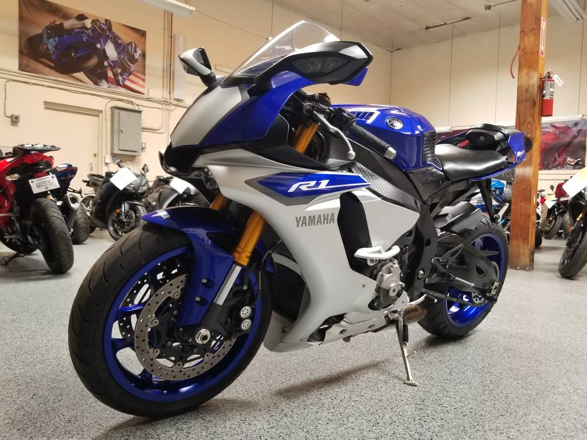 2015 Yamaha R1 - 9000 Miles | AK Motors