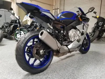 2015 Yamaha R1