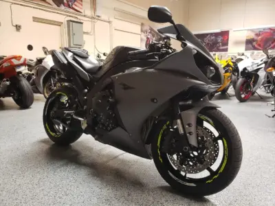 2013 Yamaha R1 Crossplane