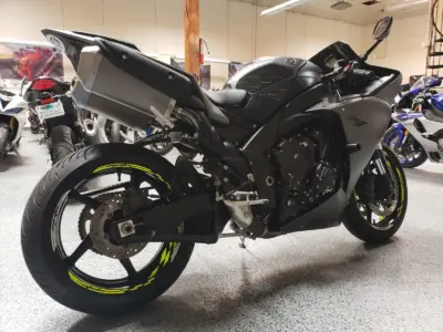 2013 Yamaha R1 Crossplane