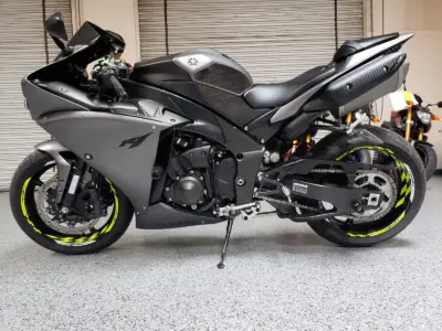 2013 Yamaha R1 Crossplane