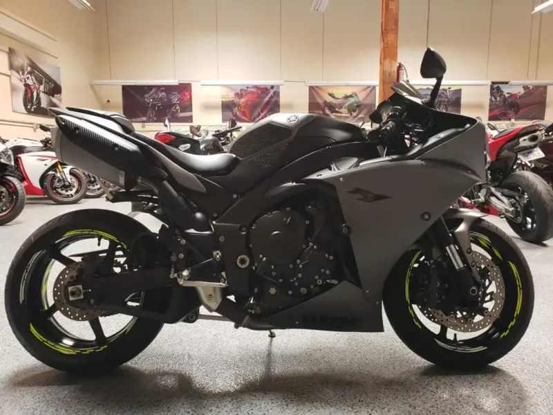 2013 Yamaha R1 Crossplane