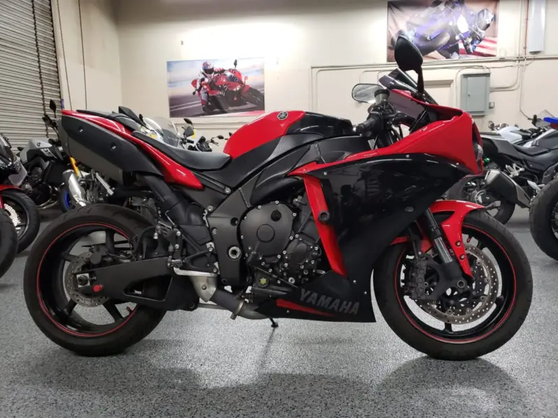 2013 Yamaha R1 Crossplane