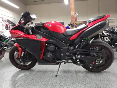 2013 Yamaha R1 Crossplane