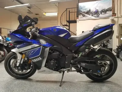 2013 Yamaha R1 Crossplane