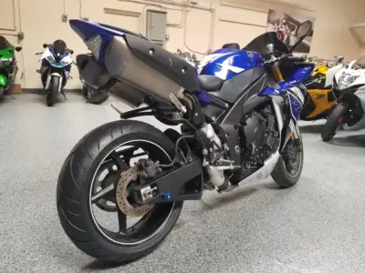 2013 Yamaha R1 Crossplane