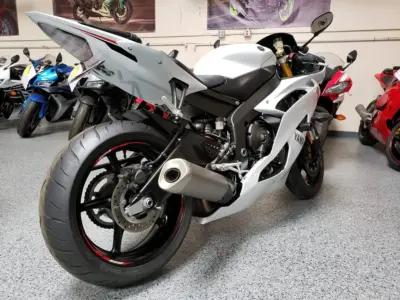 2015 Yamaha R6 Pearl White