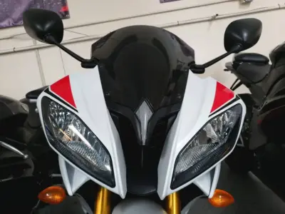 2015 Yamaha R6 Pearl White