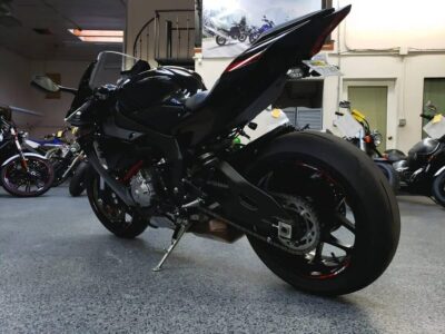 2015 Yamaha R1 Raven