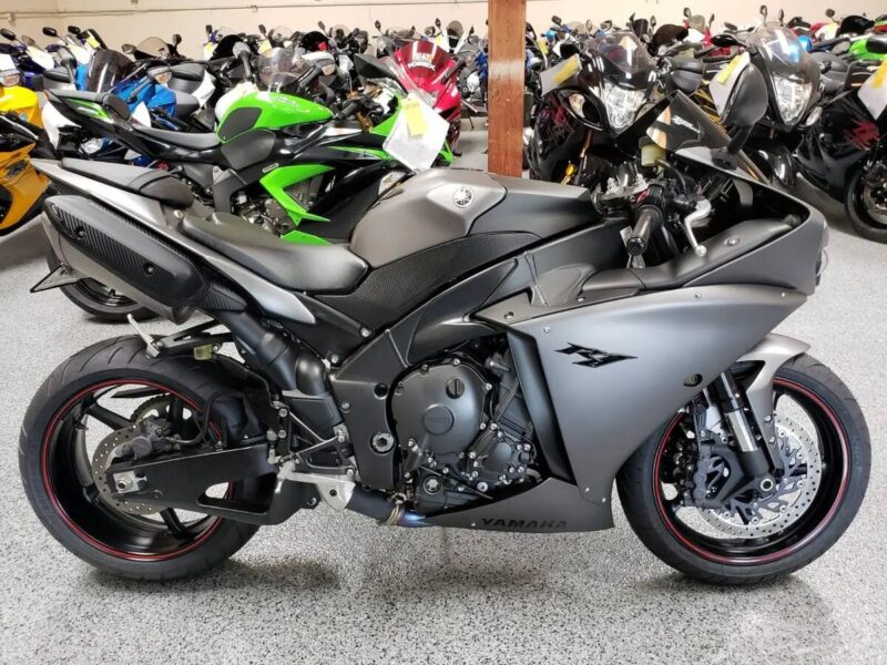 2013 Yamaha R1 Crossplane