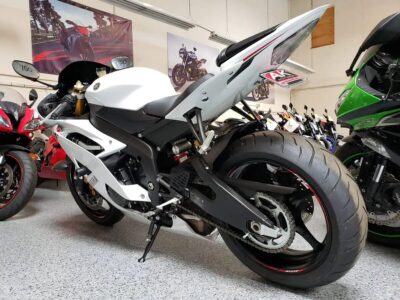 2015 Yamaha R6 Pearl White