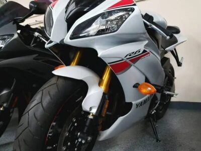 2015 Yamaha R6 Pearl White
