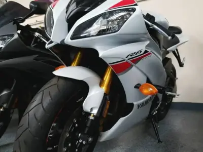 2015 Yamaha R6 Pearl White