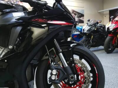 2015 Yamaha R1 Raven