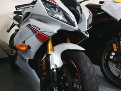 2015 Yamaha R6 Pearl White