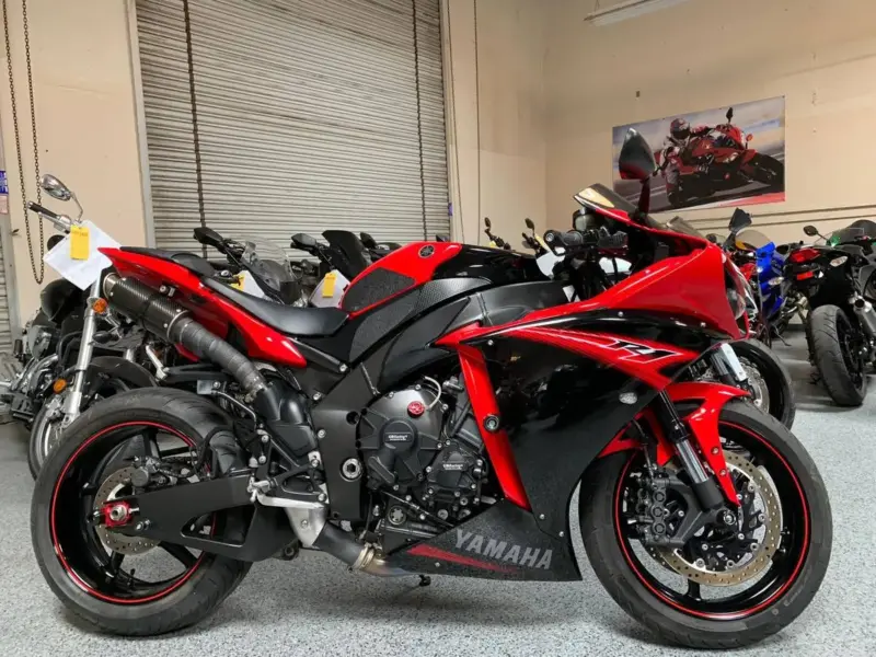 2013 Yamaha R1 Crossplane