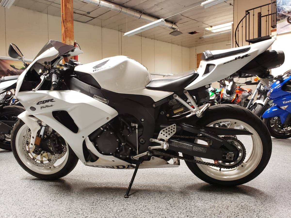 Honda cbr1000rr 2007 характеристики