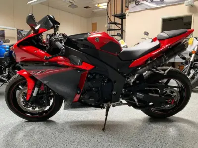 2013 Yamaha R1 Crossplane