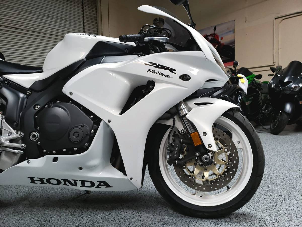 Honda cbr1000rr 2007 характеристики