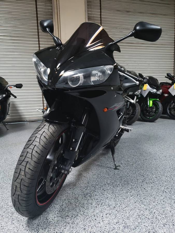 2006 Yamaha R1 RAVEN - AK MotorsAK Motors