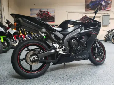 2006 Yamaha R1 RAVEN