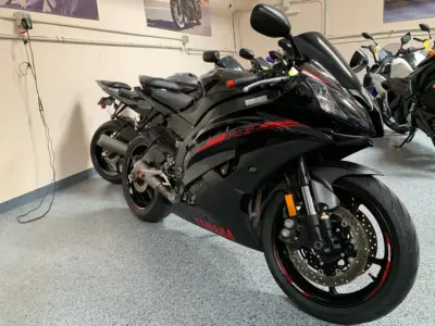 2015 Yamaha R6 RAVEN